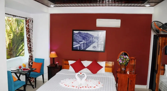 Двухместный номер Standard с балконом Hoi An Mountain House Villa