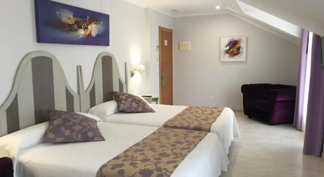 Трёхместный номер Standard Hotel Valle de Cabezón