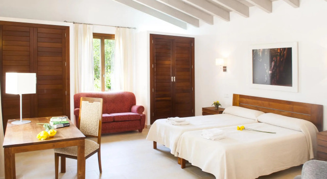 Melis (Villas Cala D'Or), Book Hotel Santanyi Majorca