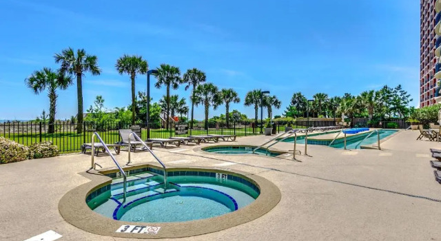 South Wind - 301, Забронировать Отель Отели Миртл-Бич с парковкой, рядом с Pine Lakes International Country Club, Парковка