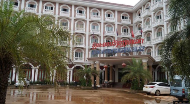 Roung Nakhon Vang Vieng Palace, Забронировать Отель Отели Вьентьяна с завтраком, Завтраки