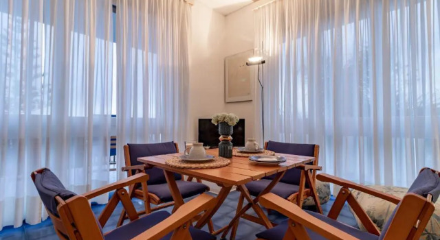 H11 [Sanremo Vista Mare] - Elegante