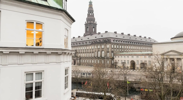 ★Stylish · Heart of CPH · Next to DK Parliament★, Забронировать Отель Кристиансхавн Копенгаген, рядом с Порт Копенгагена