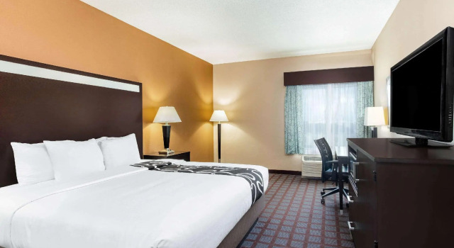 Двухместный номер Standard Spark by Hilton Plainfield Indianapolis Airport