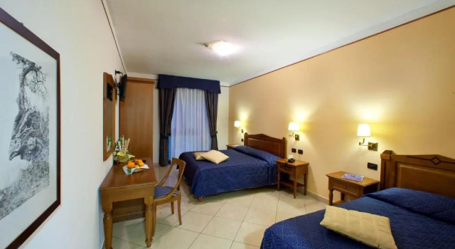 Трёхместный номер Ulisse Deluxe Hostel