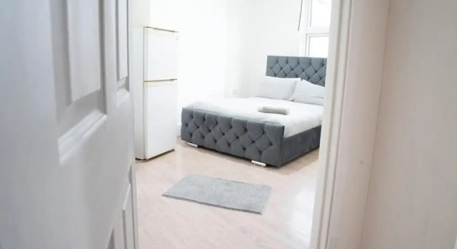 Inviting 3-bed Apartment in London, Забронировать Апартаменты/квартира Лондон Большой Лондон, рядом с Баундс Грин