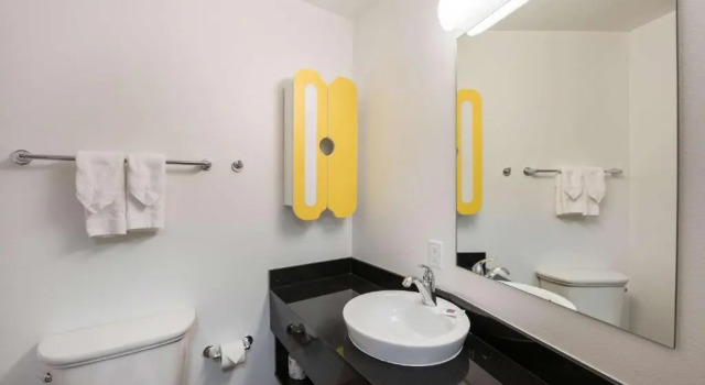 Deluxe Suite Studio 6-Mccarran, NV - Sparks - Tahoe - Reno Industrial Center