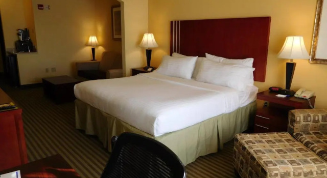 Люкс c 1 комнатой Holiday Inn Express Ponca City by IHG