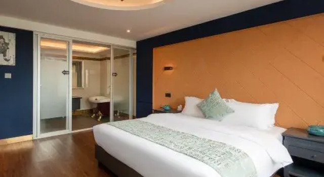 Люкс Premier LiangZhi Huipin Hotel