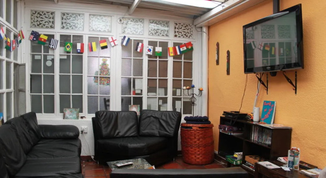 Iku Hostel Backpackers, Забронировать Хостел Хостелы Богота, рядом с Площадь Кеведо, Хостел