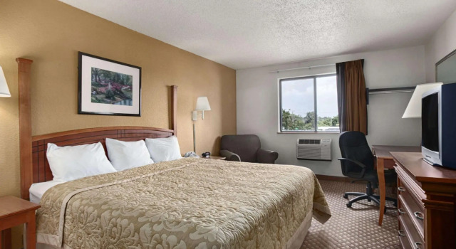 Двухместный номер Standard Super 8 by Wyndham Canton/Livonia Area