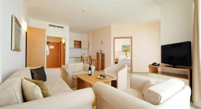 Апартаменты c 1 комнатой Apollo Spa Resort - All-Inclusive , Indoor & Outdoor Pools & Individual AC in Every Room