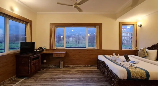 Номер Royal Hotel Samdupling Himalayan Brothers