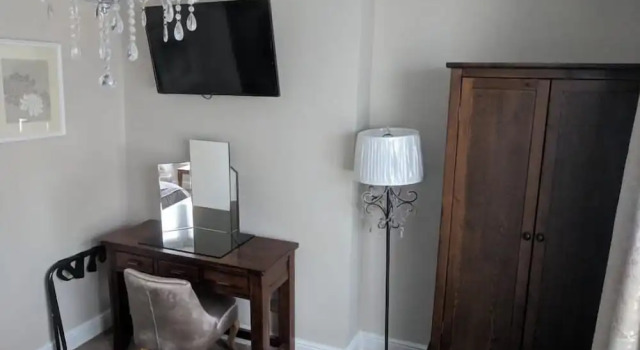Lion House Bed and Breakfast, 예약 베드 앤드 브렉퍼스트  