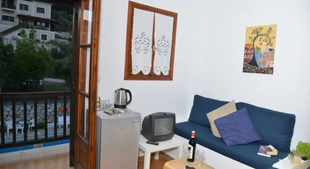 Полулюкс с видом на бассейн Anofli Suites