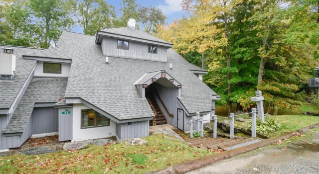 WOODSVILLAGE34, Varaa Hotelli Hotellit New England uima-altaalla, Uima-allas