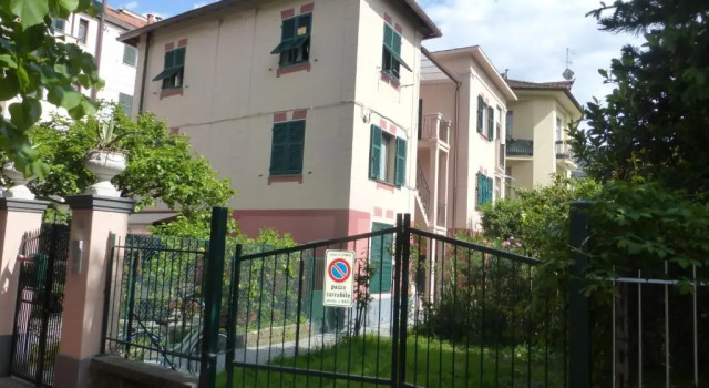 RAFFAELLA House, Забронировать Апартаменты/квартира Отели в центре Леванто, в центре, Парковка