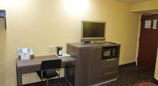 Номер Days Inn by Wyndham Blue Springs