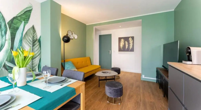 Le Romanesque, Book Apartment  