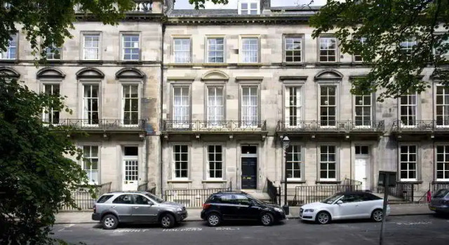 10 Clarendon Crescent, Забронировать Отель Бизнес-отели Эдинбурга, рядом с Scottish Widows Bank Plc, 4* 5*