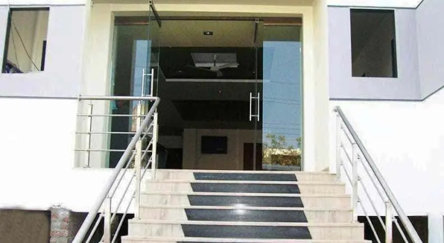 Hotel Shiv Tej Residency