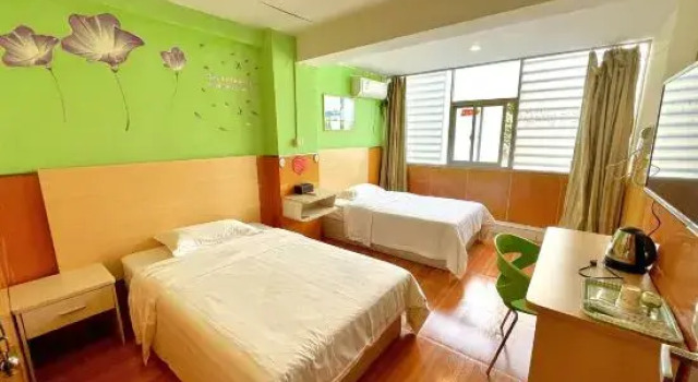 Feiyi Hotel, Rezerwuj Hotel Hotele w Shenzhen z parkingiem, Parking