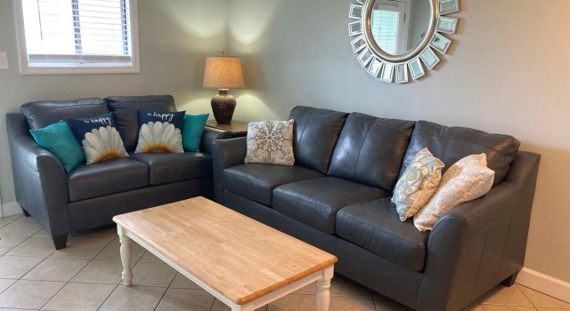 2 BR/BA Condo - Boardwalk to Beach. 3 Pools. Tennis Courts