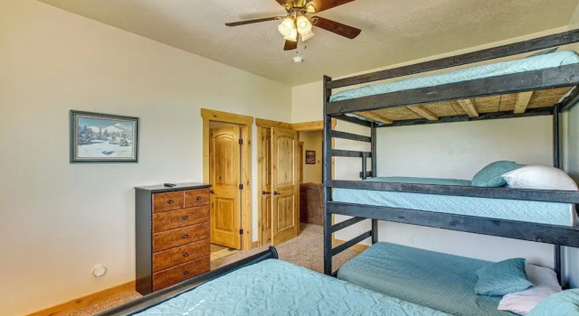 Коттедж Exciting Garden City Gem w/ Home Theater & Hot Tub