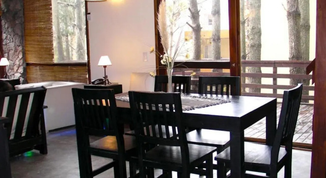 Апартаменты Deluxe Altos Medanos Cabañas & Club de Bosque