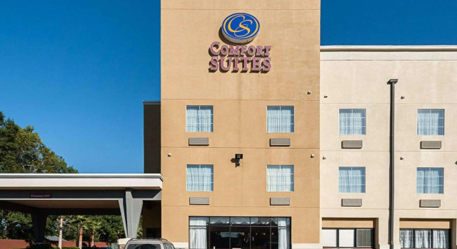 Comfort Suites Lake Charles, Забронировать Отель Лейк-Чарльз Луизиана