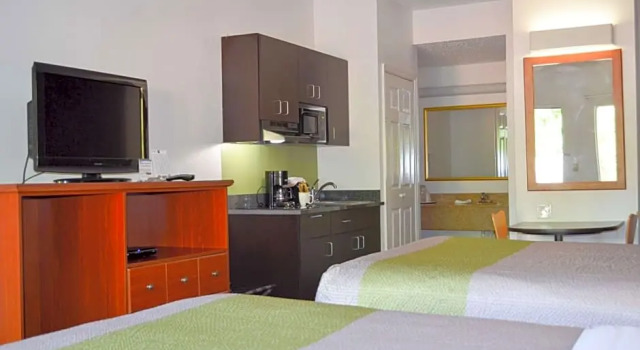 Четырёхместный номер Deluxe Studio Suites Extended Stay Chattanooga
