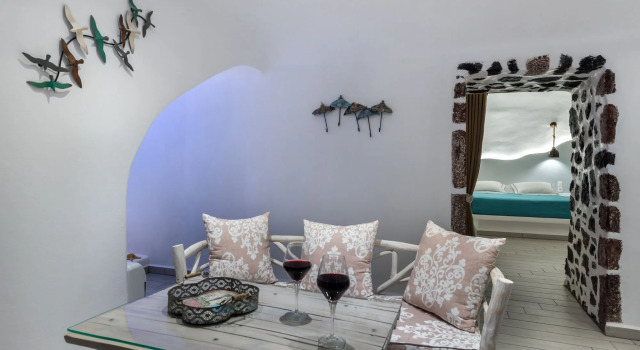 Fira Deep Blue Suites, Забронировать Вилла Виллы Тиры, рядом с Музей досторического города Тира, Вилла