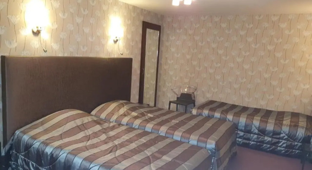 Трёхместный номер Standard Hôtel de La Croix dOr