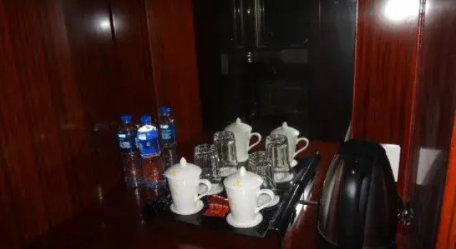 Suite Zhenyuan Hotel