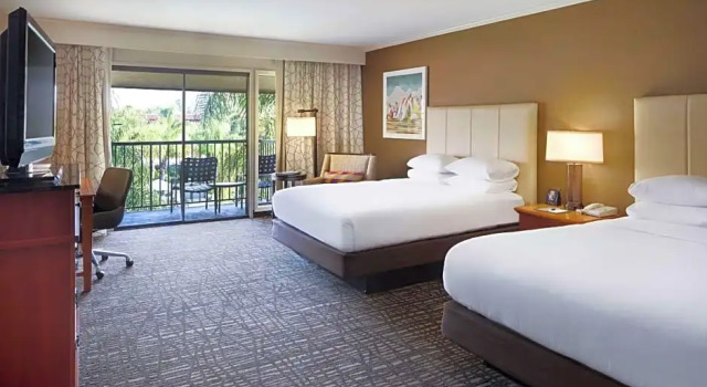 Люкс с видом на горы DoubleTree by Hilton Ontario Airport