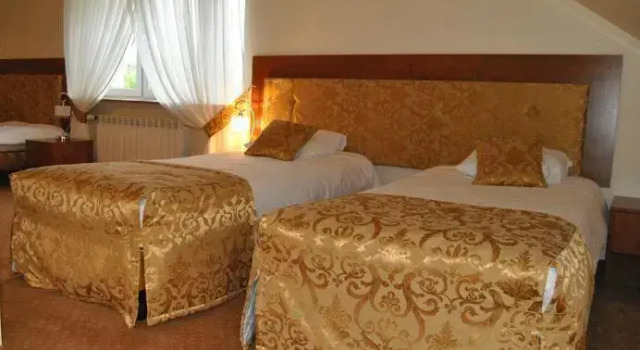 Hotel Anna, Rezervați Hotel Hoteluri în Tarnobrzeg cu parcare, Parcare