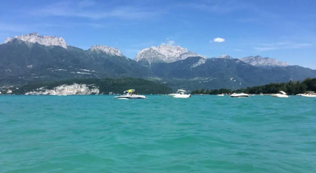 Студия la baie des voiles ,vue lac dAnnecy ,plage privée