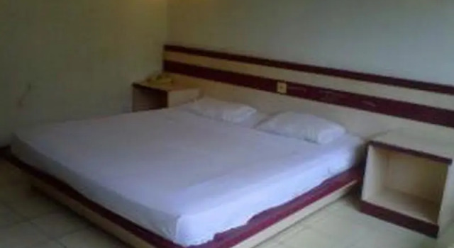 Nyata Plaza Hotel