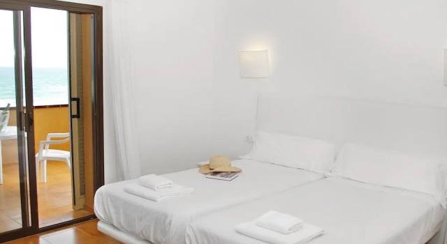 Spacious Apartment With sea View and Directly on the Beach, Réserver Appartement Pals Baix Empordà