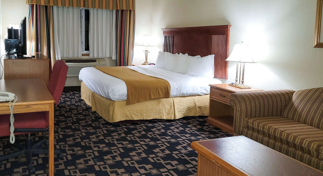 Comfort Inn & Suites Shakopee Downtown Area