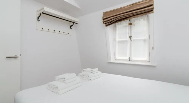 A Stunning Three Bedroom Home in Mayfair