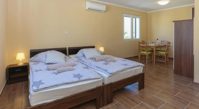 Awesome Apartment in Kastel Stari With Wifi, Забронировать Апартаменты/квартира Отели в центре Каштел Старей, в центре
