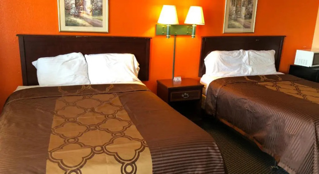 Четырёхместный номер Standard Poteau Inn