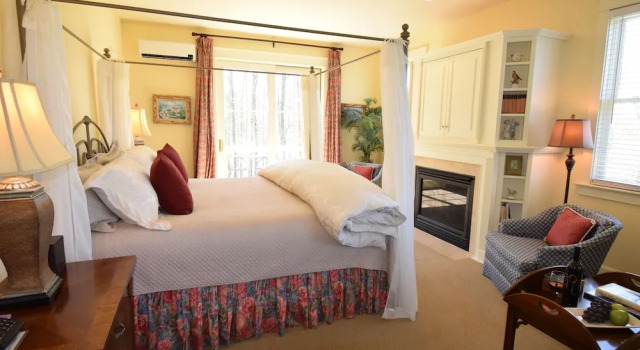 Cedar Spring Inn & Spa, Prenota Resort Hotel a Virginia con parcheggio, Parcheggio