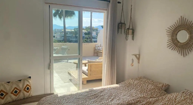 Апартаменты StayatSas Luxe App vlakbij strand, 80 m2 terras, grote zwembaden Marbella