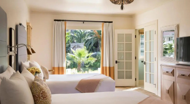 Четырёхместный номер Standard Indian Springs Resort & Spa