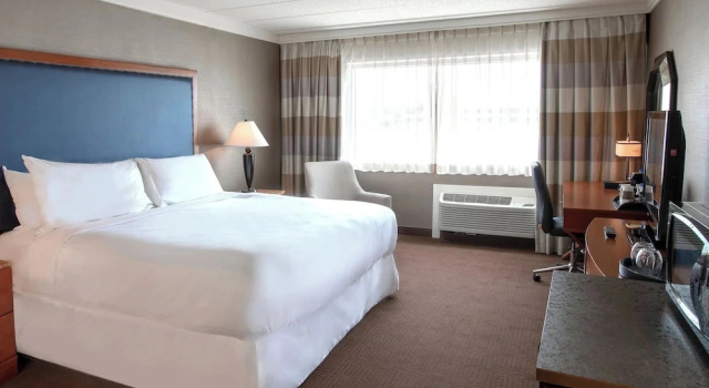 Двухместный клубный номер Standard Sheraton Niagara Falls