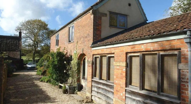 Pittards Farm Cottage, Забронировать Фермерский дом Южный Петертон Сомерсет, рядом с Сад усадьбы Ист-Лэмбрук