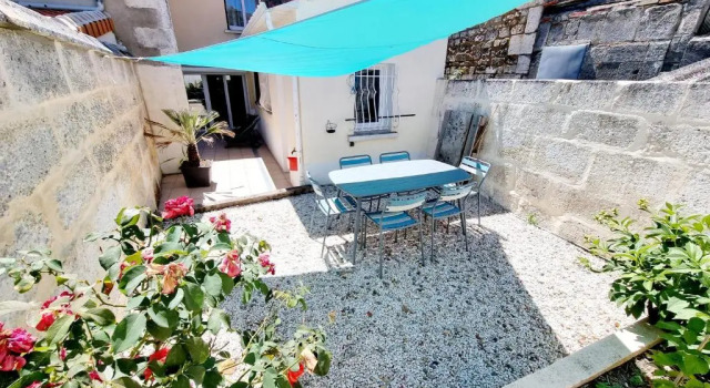 Коттедж Maison de Ville Confortable Avec Cour Intérieure
