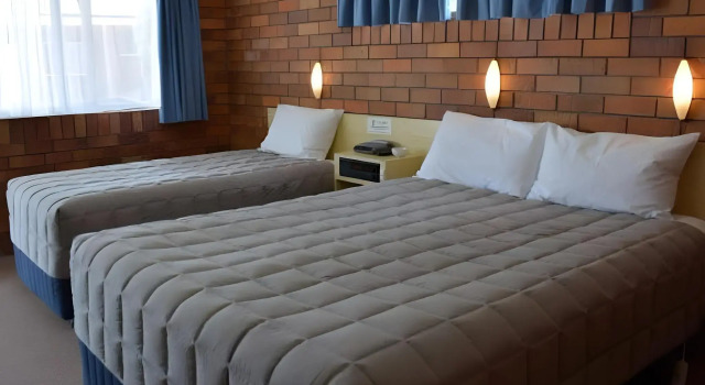 Peter Allen Motor Inn